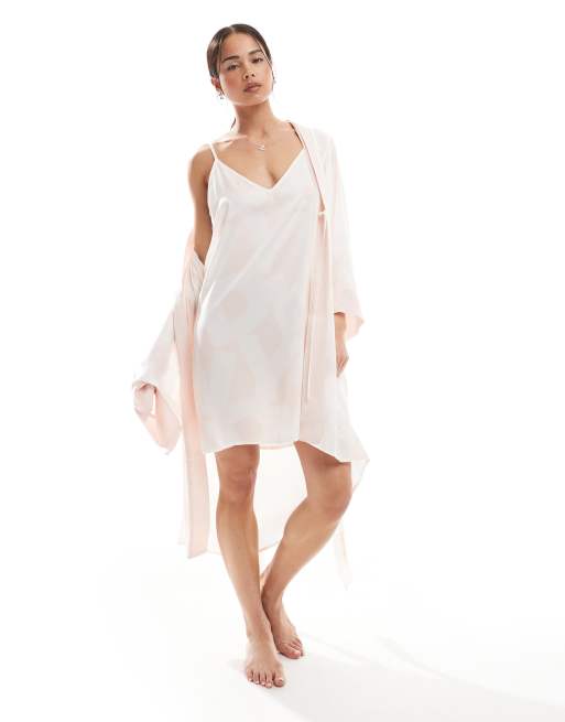DKNY Elevate your look 86 cm sleep chemise in pearly pink logo