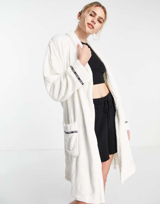 DKNY - Korte badjas met overslag in wit