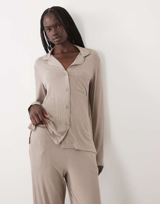 DKNY Long sleep ribbed pyjama set in light brown, 2 of 4