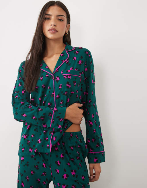 DKNY Long sleeve cotton pyjama set in green animal print, 2 of 4