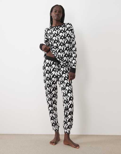 DKNY Long sleeve crew top & jogger pyjama set in black & white logo, 2 of 4