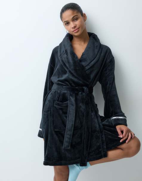 DKNY Short fleece robe in black - view 1