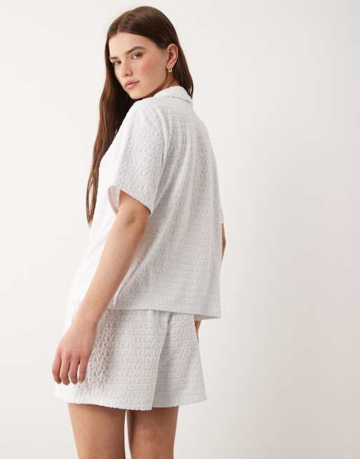 DKNY short sleeve notch top and boxer shorts pyjama set in white logo, 2 of 4