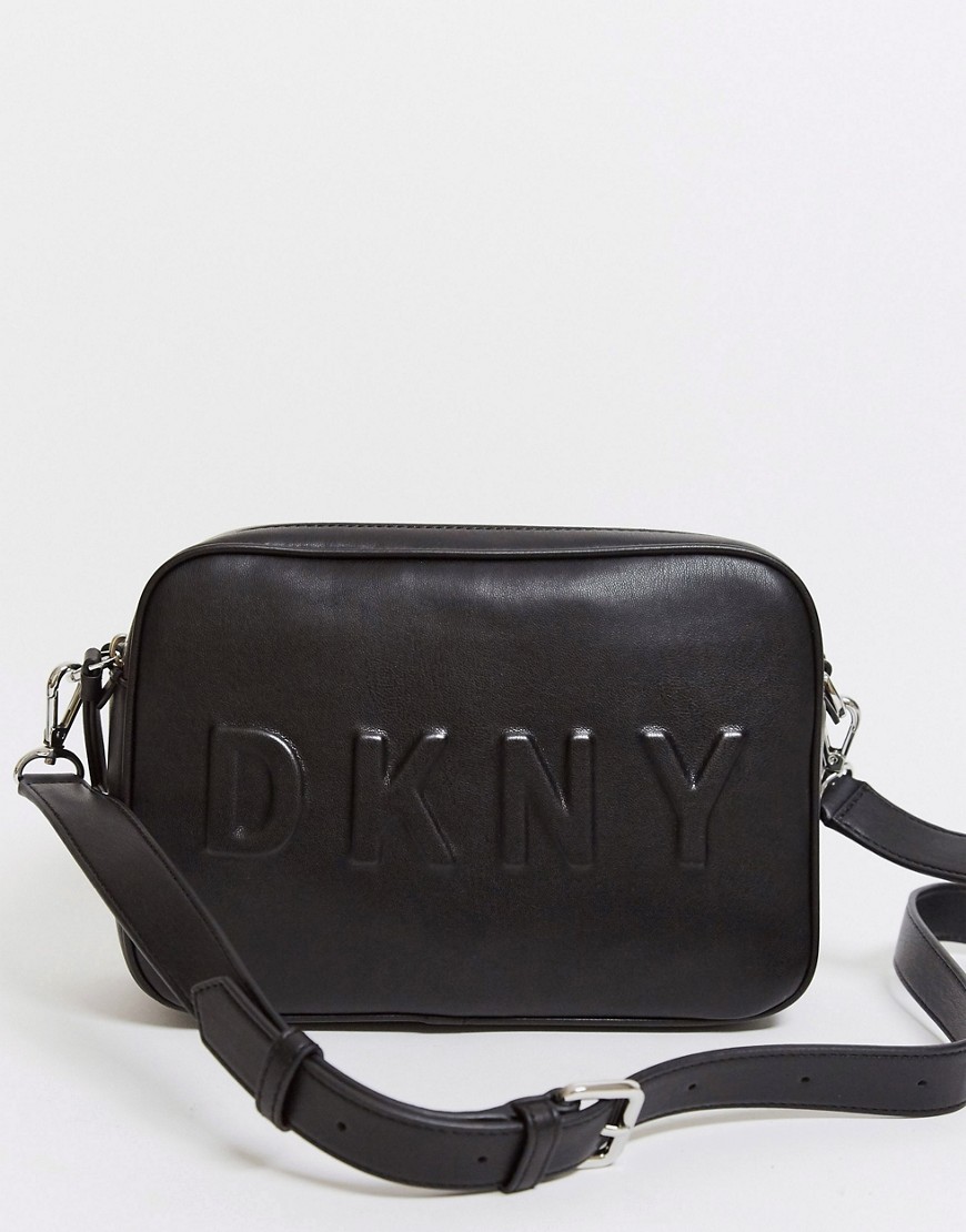 DKNY – Svart kameraväska med präglad logga