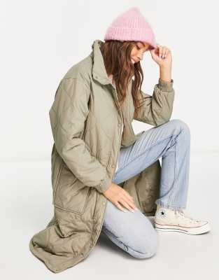 Пальто  Asos Длинная стеганая куртка цвета светлое хаки Stradivarius-Зеленый цвет