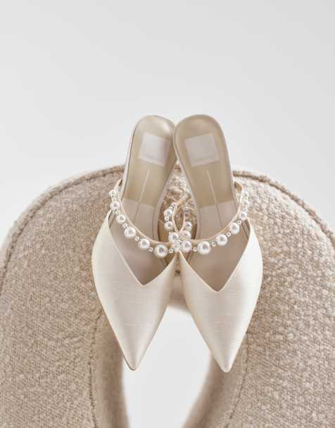 Dolce Vita - Kanika - Mules de novia blanco marfil de tacón de satén con puntera fina y correa de perlas - view 1