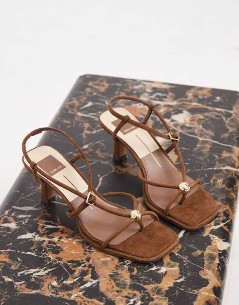 Dolce Vita - Mylee - Kastanjebrune sandaler med hæl og guldfarvede detaljer i ruskind - view 1