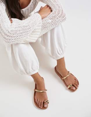  Sayah toe loop sandals with gold hardware in tan leather