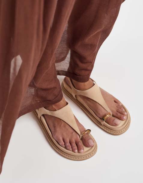 Dolce Vita – Stefan – Zehensteg-Sandalen aus beigem Wildleder mit Schmucksteinverzierung - view 1