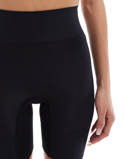 Dorina – Essensual – Svara formande shorts i antiskav-design med medelhög midja  , 3 av 5