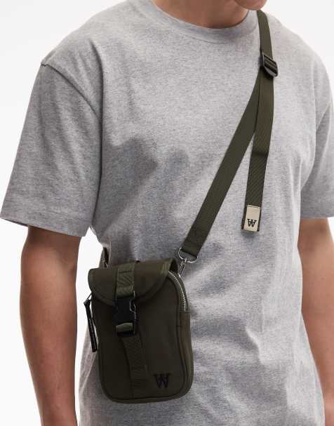 Double A by Wood Wood – Raif – Schultertasche in der Farbe Weinlaub - view 1