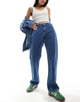 Dr Denim Dr Denim Arch regular fit mid waist straight leg jeans in pebble mid stone wash-Blue