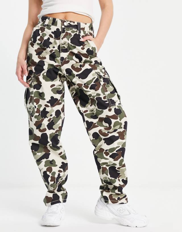 Dr Denim - bella cargo trousers in camo print