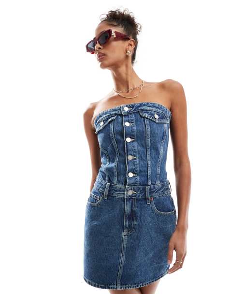 Dr Denim – Carlisle – Mellanblå jeansklänning i minilängd med knäppning framtill och bandeau-ringning - view 1