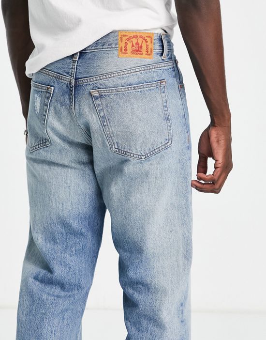 https://images.asos-media.com/products/dr-denim-dash-straight-fit-distressed-jeans-in-light-blue-wash/203056618-3?$n_550w$&wid=550&fit=constrain