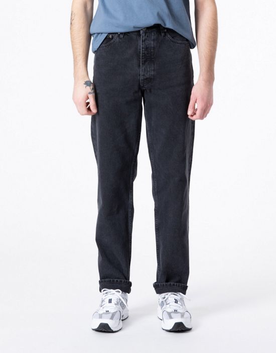 https://images.asos-media.com/products/dr-denim-dash-straight-fit-jeans-in-black/201360447-2?$n_550w$&wid=550&fit=constrain