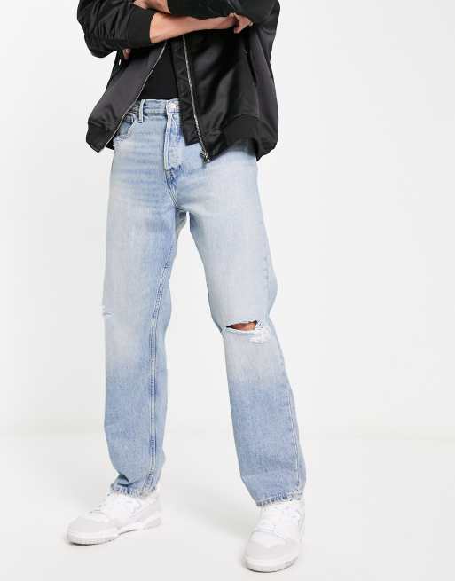 Straight Leg Jeans in Light Wash Blue