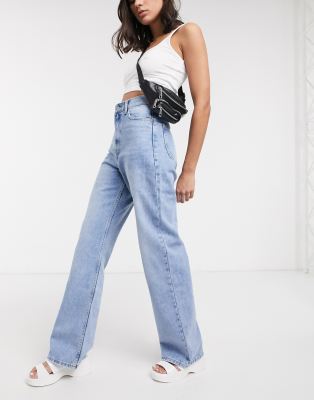 Dr Denim – Echo – Extrem hoch geschnittene Jeans mit geradem Beinschnitt in  hellblauer Waschung | ASOS