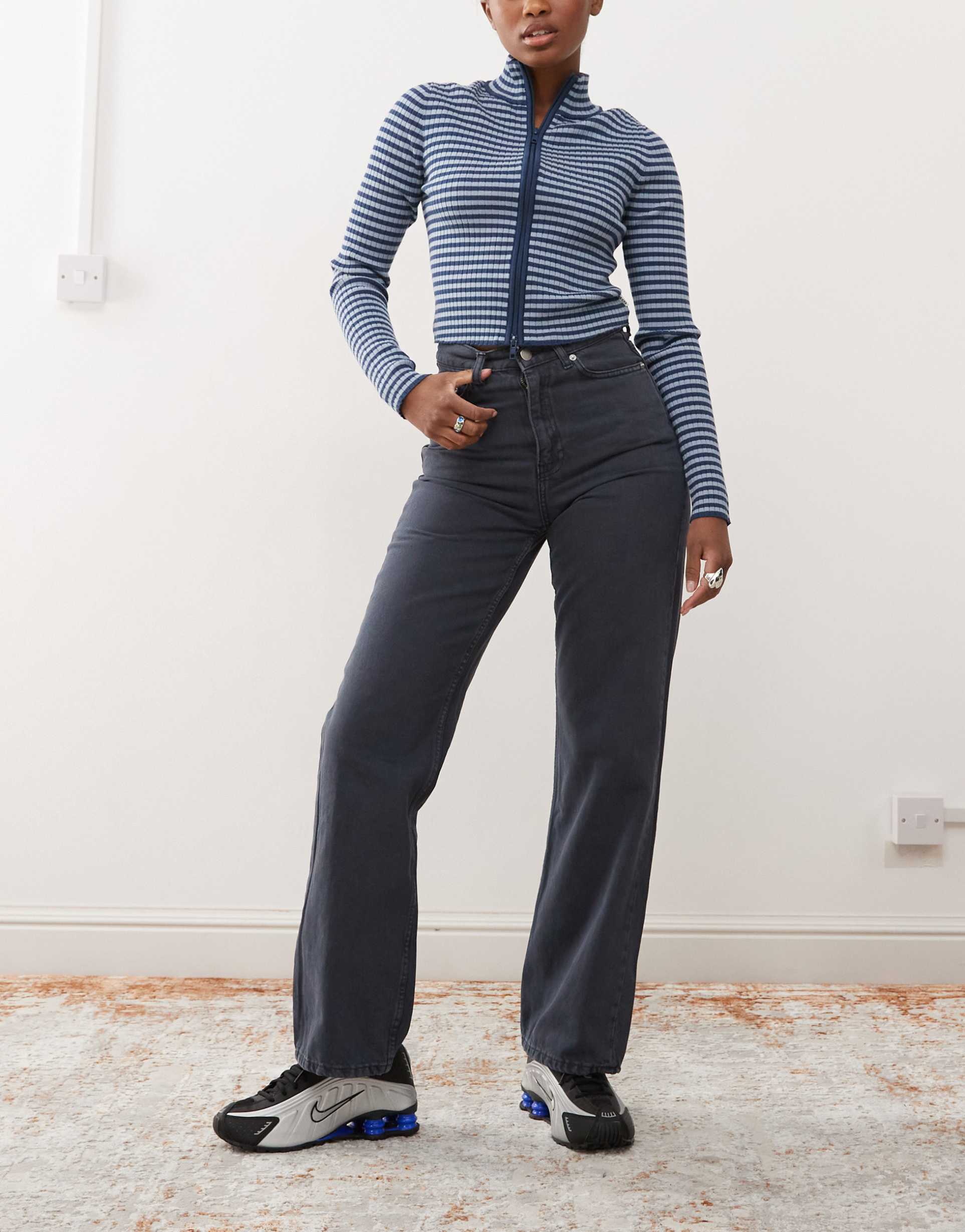 dr denim echo straight leg jeans in washed navy