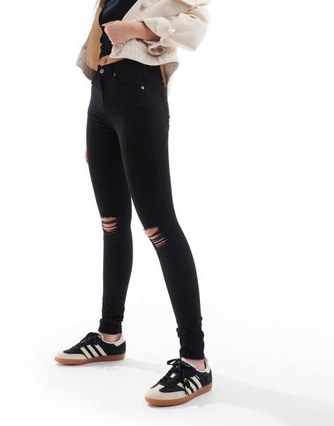 Dr. Denim – Lexy – Jeans in reinschwarzer Waschung mit engem Schnitt, mittelhohem Bund und Zierrissen an den Knien - view 1