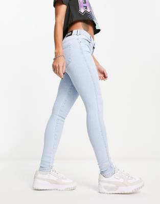 Dr Denim - Lexy - Superenge Jeans in verwaschenem Hellblau mit mittelhohem Bund