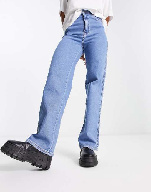 Dr Denim Moxy straight leg jeans in plain lightwash blue | ASOS