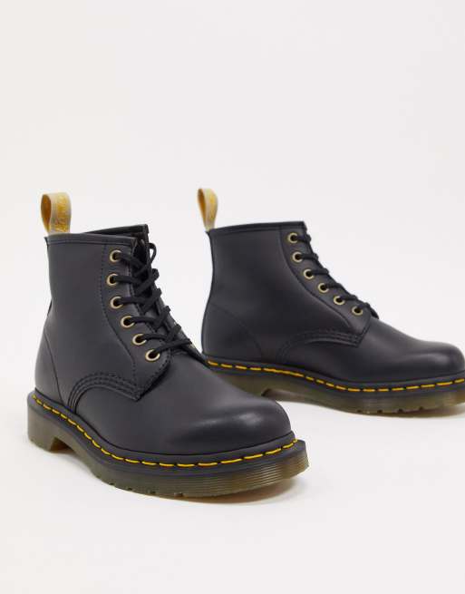 Dr martens 101 Chaussures en matiere vegan a 6 illets Noir ASOS