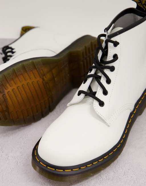 Dr Martens 101 Stiefel mit 6 Osen in WeiB ASOS
