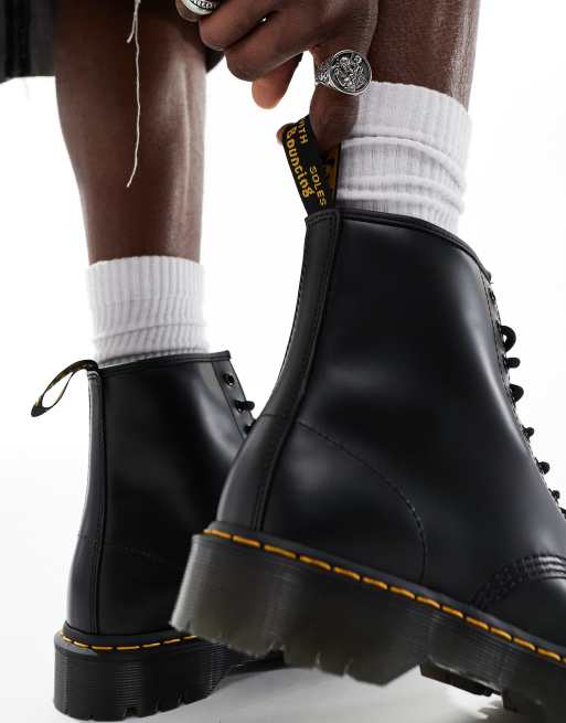 Dr Martens 1460 Bex Glatte Stiefel mit 8 Loch Schnurung in Schwarz ASOS