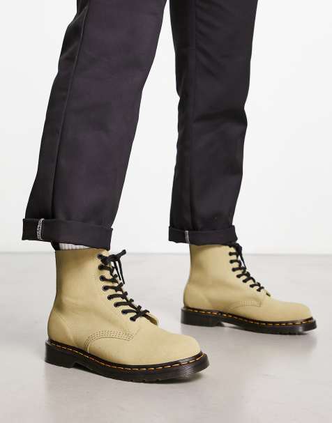 Dr Martens – 1460 Pascal – Jasnooliwkowe botki z 8 oczkami - view 1