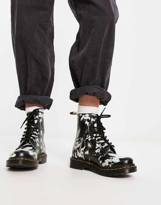 Dr Martens – 1460 Pascal – Stiefel mit Blumenschatten-Muster ASOS