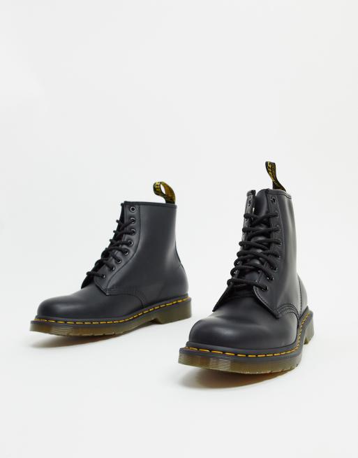 Dr. Martens 1460 Schnurstiefel aus glattem Leder mit 8 Osen ASOS