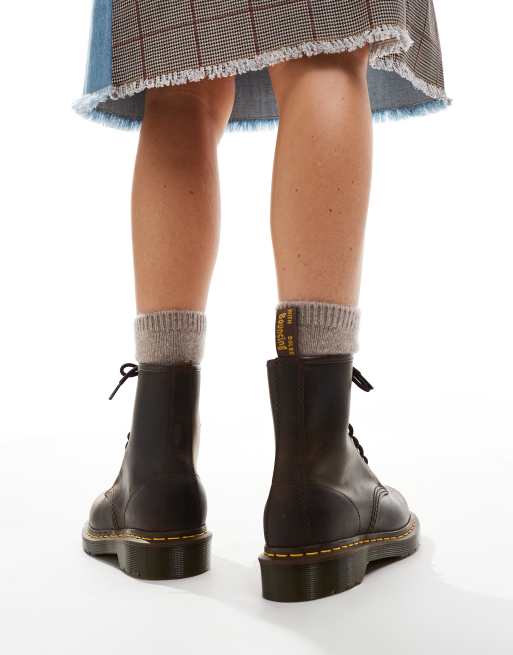 Dr Martens 1460 Schoenen met 8 veteroogjes in dark brown crazy horse ASOS