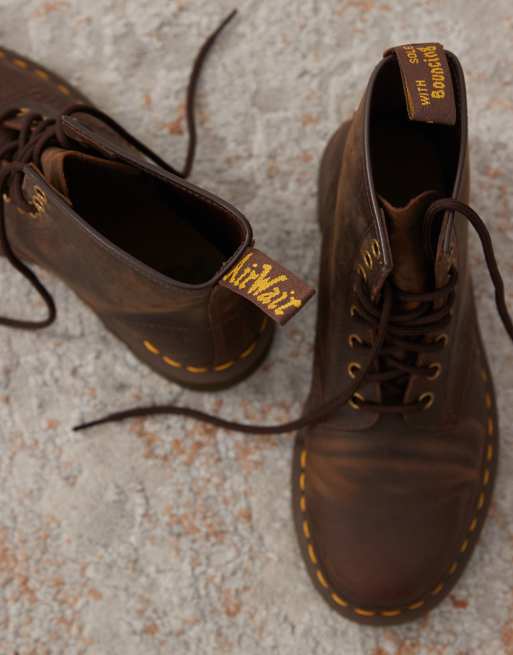 Dr. Martens – 1460 – Stiefel in Crazy-Horse-Dunkelbraun mit 8 Ösen, 4 von 4
