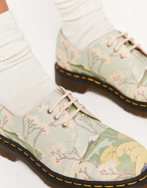 Dr Martens 1461 classic shoes in fuji the met print