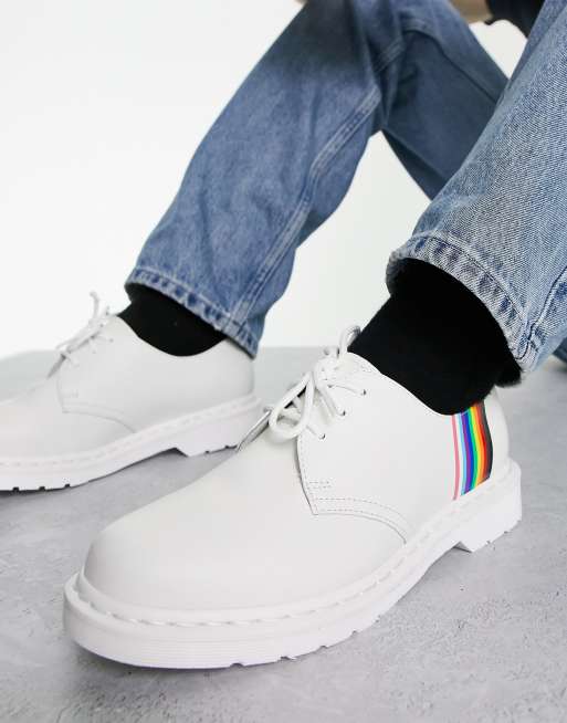 White doc martens outlet 1461