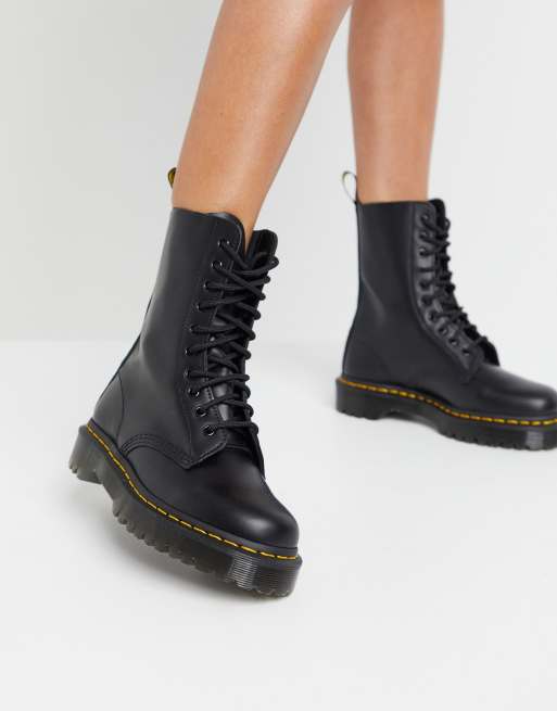 Dr Martens – 1490 – Svarta Bex-kängor med 10 snörhål, 4 av 4