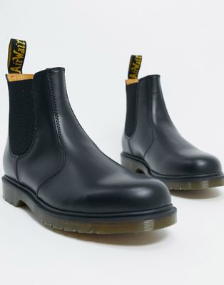 dr martens 2976 chelsea boots in all black
