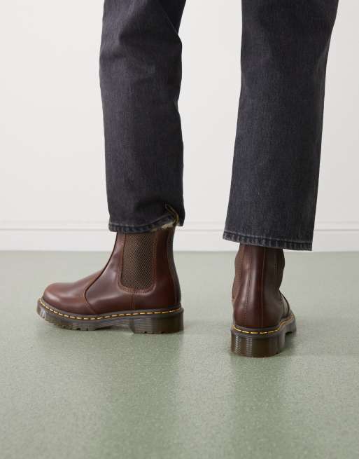 Dr Martens - 2976 Leonore - Brune Chelsea-støvler med pelsfor i læder, 2 af 4