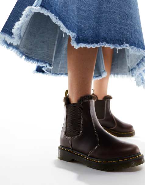 Dr Martens - 2976 - Leonore - Chelsea boots met bontvoering in donkerbruin leer - view 1