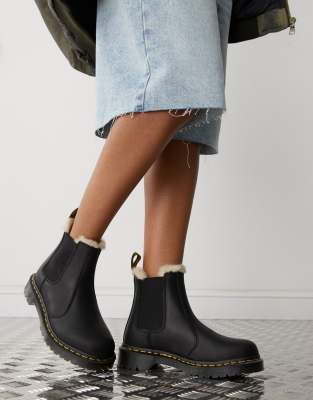 Dr Martens - 2976 Leonore - Chelsea-Stiefel aus schwarzem Leder mit Pelzfutter