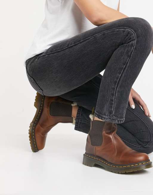 Tomhed Mellem psykologi Dr Martens 2976 Leonore Fur Lined Chelsea Boots In Brown |  secsaludbolivar.gov.co