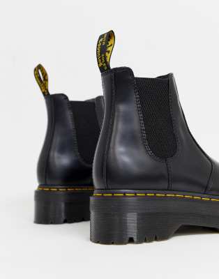stivaletti modello dr martens