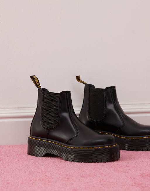 Dr. Martens 2976 Quad Stivaletti Chelsea unisex in pelle liscia neri lucidi ASOS