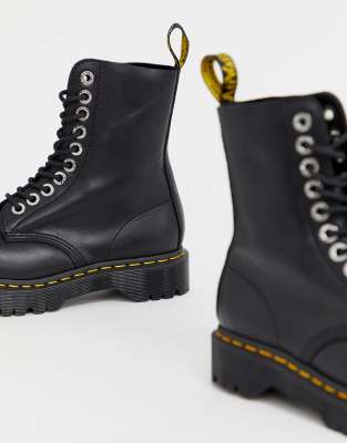 dr martens matte black