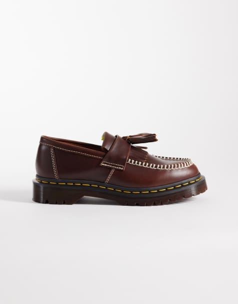 Dr Martens – Adrian Ben – Bruna loafers i unisex-modell med tofsar - view 1