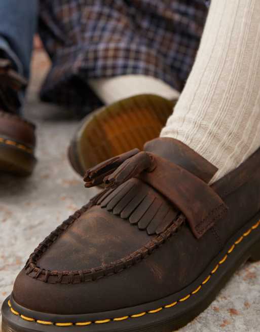 Dr. Martens - Adrian - Uniseks loafers met kwastjes in donkerbruin, 2 van 4