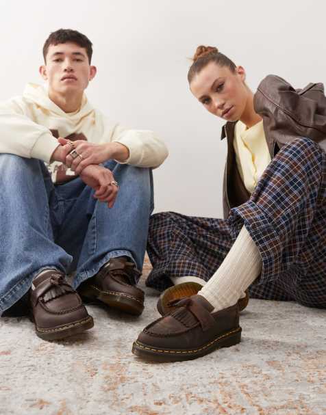 Dr. Martens – Adrian – Unisex-Loafer in Crazy Horse-Dunkelbraun mit Quasten - view 1