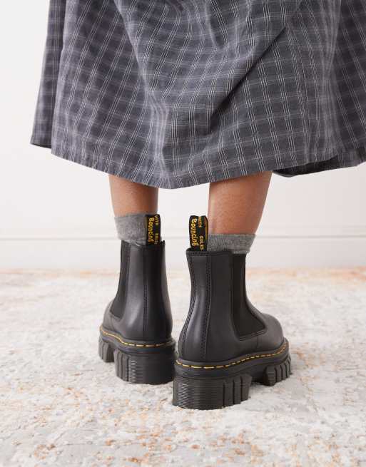 Dr Martens Audrick chunky flat chelsea boots in black, 4 of 4