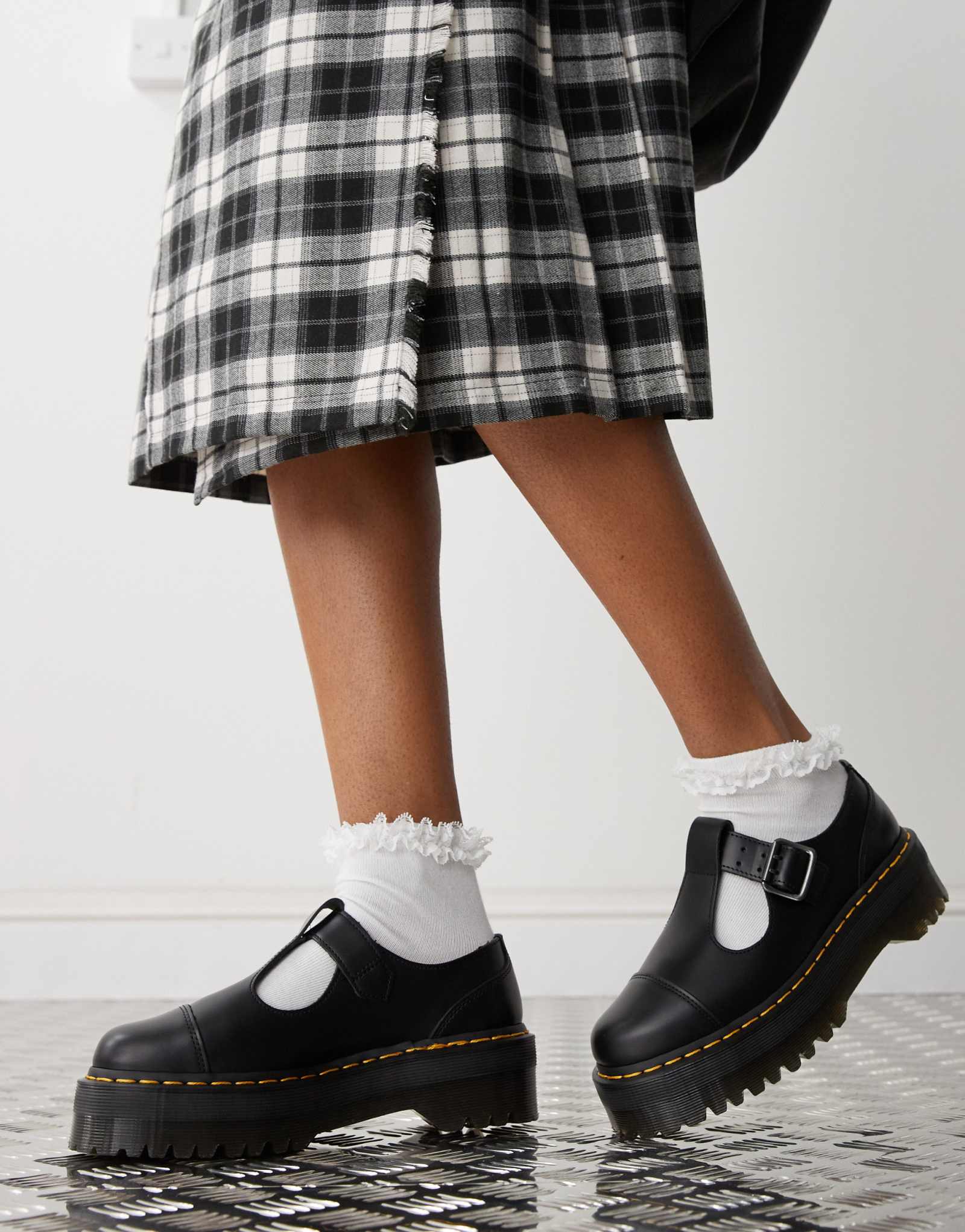 Туфли Dr Martens Bethan Quad mary jane черного цвета